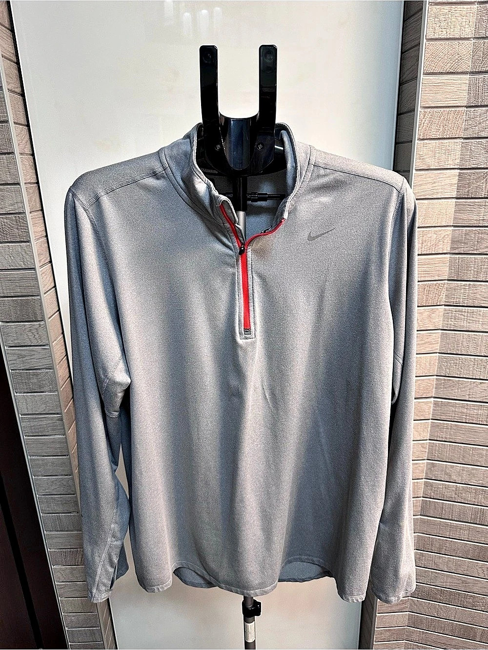 Nike Men’s Dri-FIT Element 1/4 Zip Running Top. Size (L). Grey and Total Orange
